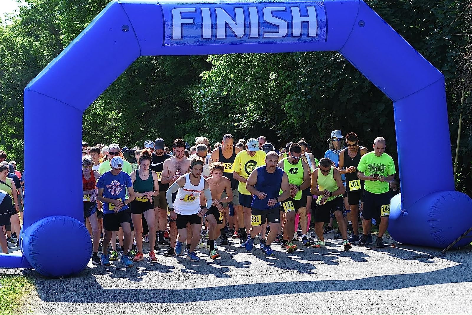 20Ft Inflatable Arch with Start Finish Banner and T-Shaped Base for Races and Events